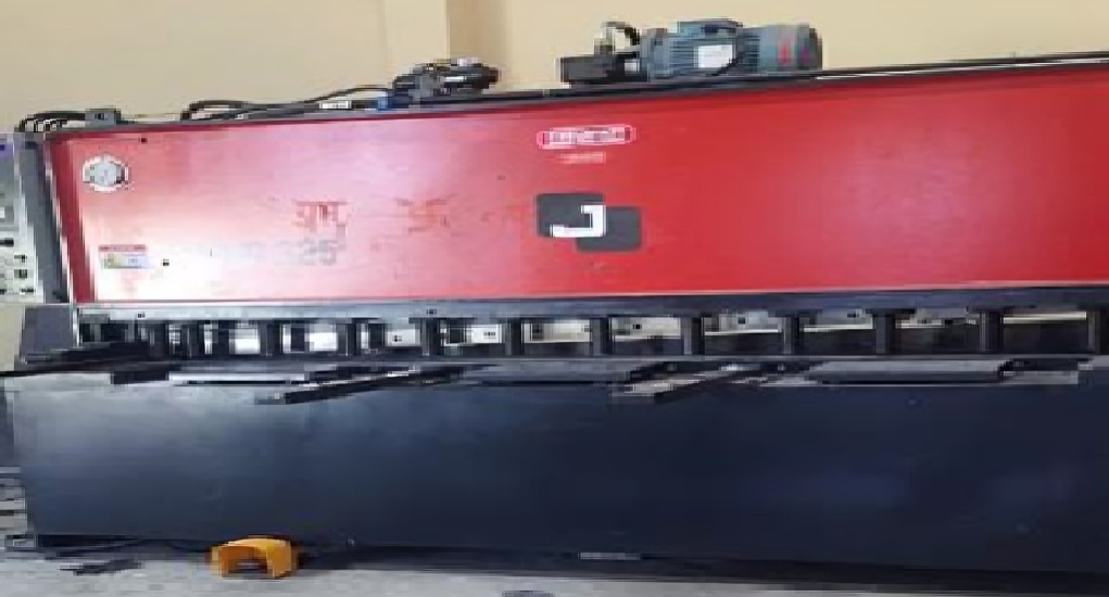 Our workshop equipped with shear bending machine